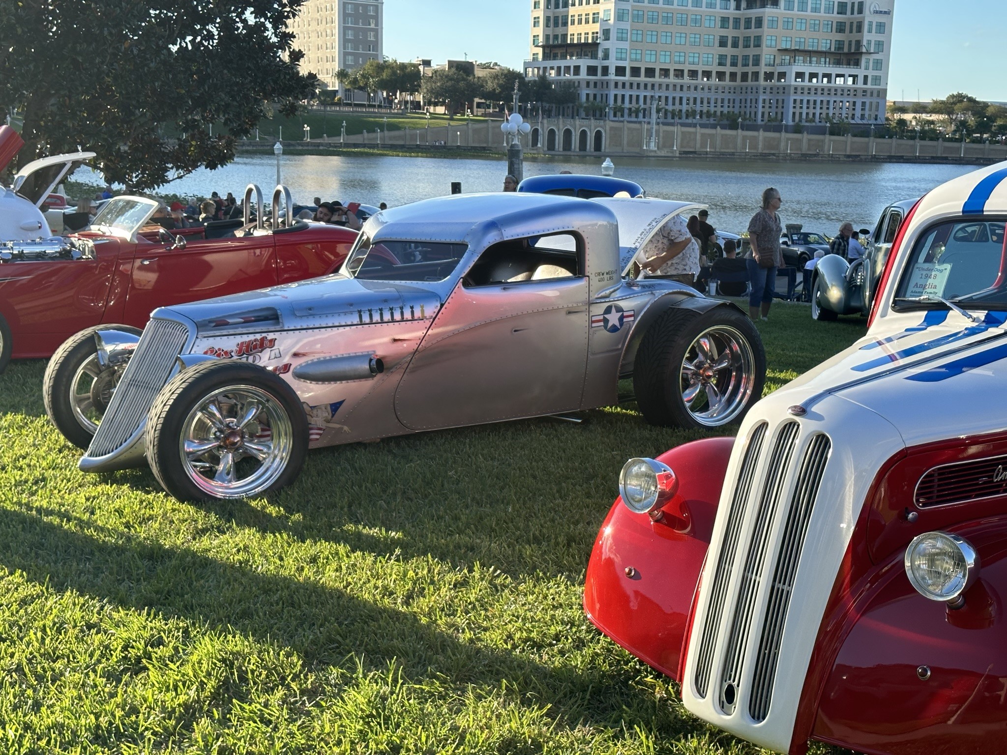 Hot Rod Rendezvous around Lake Mirror at dusk